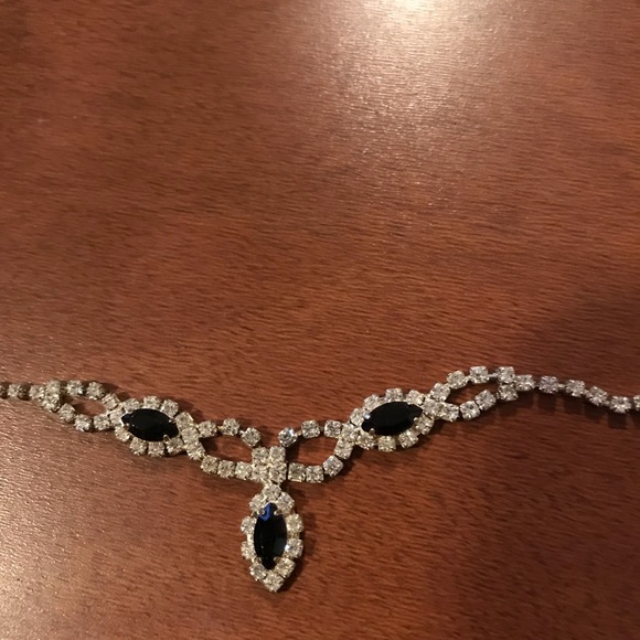 Costume Necklace - Picture 2 of 3